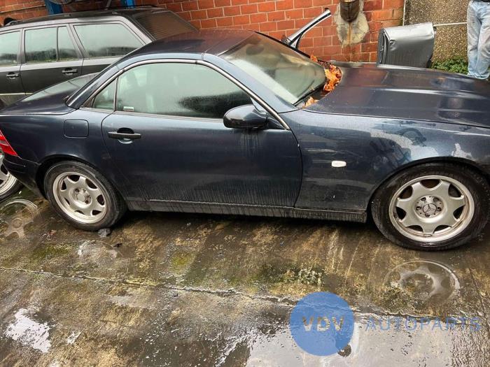 Mercedes SLK 2.3 230 K 16V Skrotfordon (1998, SMAGARD ZWART)