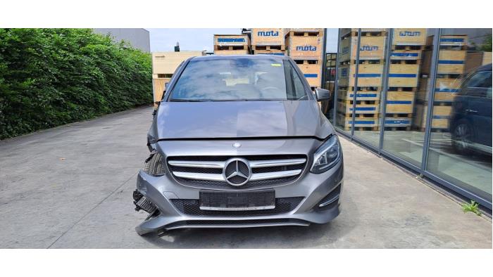 Mercedes B 1.5 B-180 CDI,d 16V Épave (2015, Aubergine, Gris argenté, Gris)