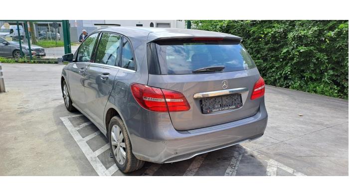 Mercedes B 1.5 B-180 CDI,d 16V Épave (2015, Aubergine, Gris argenté, Gris)