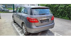 Mercedes B 1.5 B-180 CDI,d 16V Épave (2015, Aubergine, Gris argenté, Gris)