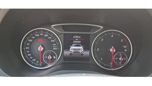 Mercedes B 1.5 B-180 CDI,d 16V Épave (2015, Aubergine, Gris argenté, Gris)