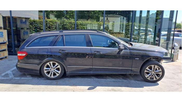 Mercedes E Estate E-200 CDI 16V BlueEfficiency,BlueTEC Épave (2009, Noir)