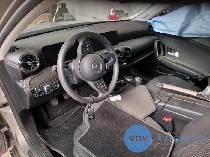 Mercedes A 1.3 A-160 Turbo 16V Vehículo de desguace (2020, 859)