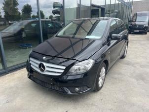 Mercedes B 1.6 B-180 BlueEFFICIENCY Turbo 16V  (Rozbiórka)