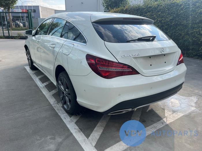 Mercedes CLA Shooting Brake 1.6 CLA-180 16V Skrotfordon (2016)