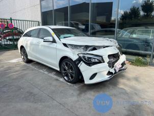 Mercedes CLA Shooting Brake 1.6 CLA-180 16V  (Épave)
