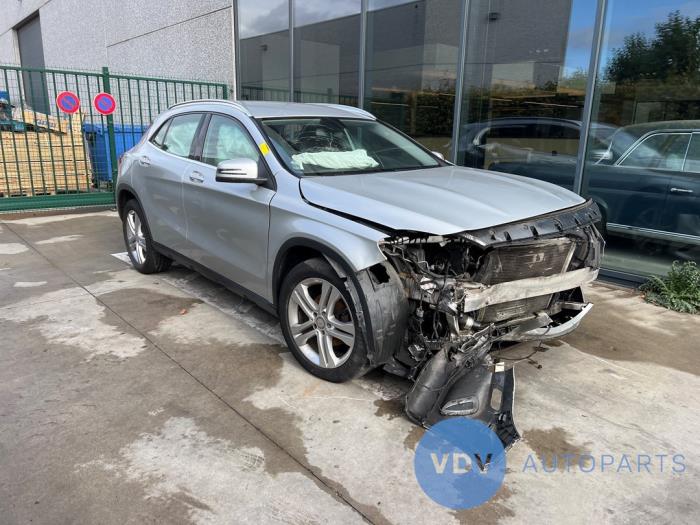 Mercedes GLA 2.2 200 CDI, d 16V 4-Matic Skrotfordon (2014, GRIJS)