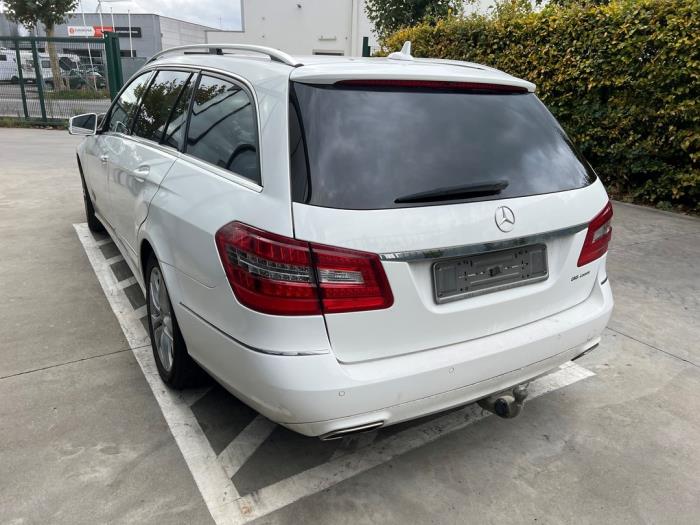Mercedes E Estate E-220 CDI 16V BlueEfficiency, BlueTEC Samochód złomowany (2013, Bialy)