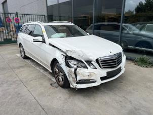 Mercedes E Estate E-220 CDI 16V BlueEfficiency, BlueTEC Samochód złomowany (2013, Bialy)
