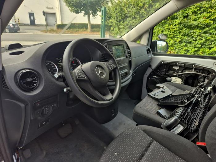 Mercedes Vito eVito 41/60/66 kWh Vehículo de desguace (2023, 9147)