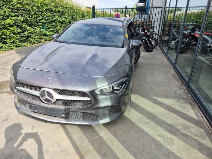 Mercedes CLA Shooting Brake 1.3 CLA-180 Turbo 16V Vehículo de desguace (2022)