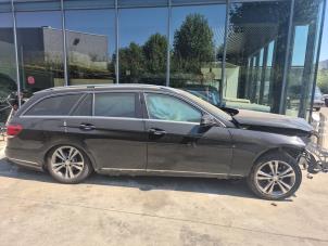 Mercedes E Estate E-200 CDI 16V BlueEfficiency,BlueTEC Vehículo de desguace (2016, Metálico, Negro)