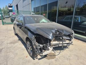 Mercedes E Estate E-200 CDI 16V BlueEfficiency,BlueTEC Vehículo de desguace (2016, Metálico, Negro)