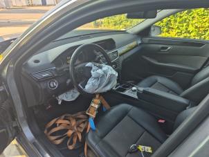Mercedes E Estate E-200 CDI 16V BlueEfficiency,BlueTEC Vehículo de desguace (2012, Plateado)