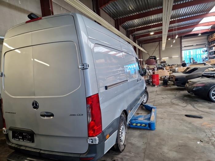 Mercedes Sprinter 3,5t 314 CDI 2.1 D RWD Vehículo de desguace (2021, Plateado)