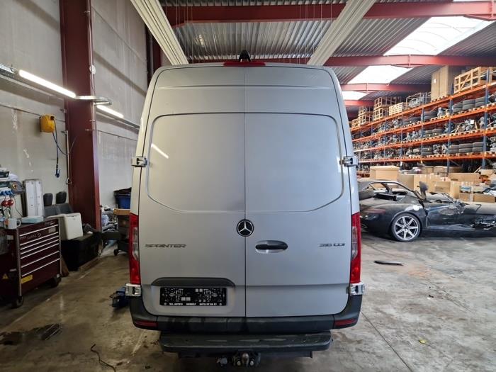 Mercedes Sprinter 3,5t 314 CDI 2.1 D RWD Vehículo de desguace (2021, Plateado)