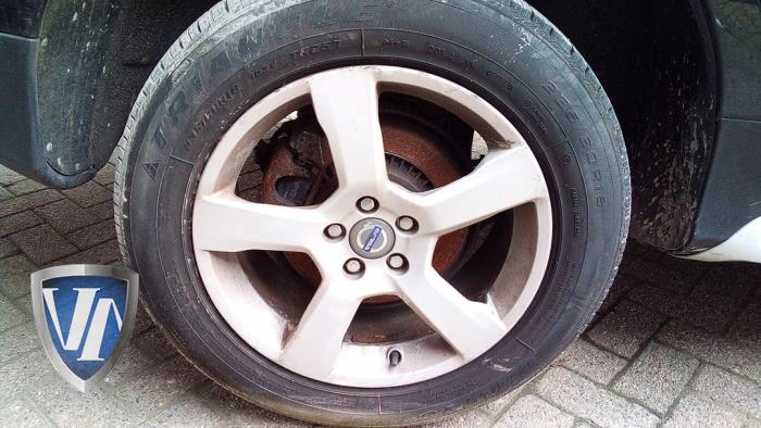 Volvo XC60 I 2.4 D5 20V AWD Geartronic Schrottauto (2012, Metallic, Schwarz)