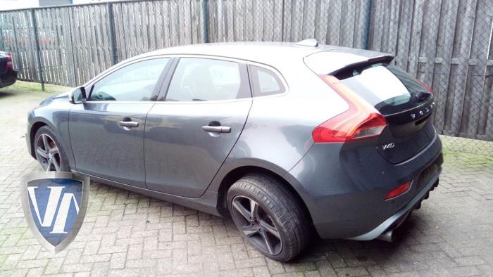 Volvo V40 1.6 D2 Schrottauto (2013, Dunkel, Grau)