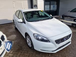 Volvo V40 1.6 D2 Épave (2013, Blanc)