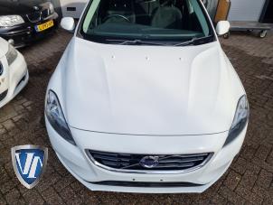 Volvo V40 1.6 D2 Épave (2013, Blanc)
