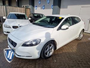 Volvo V40 1.6 D2 Épave (2013, Blanc)