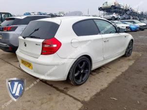 BMW 1 serie 116i 1.6 16V Épave (2008, Blanc)