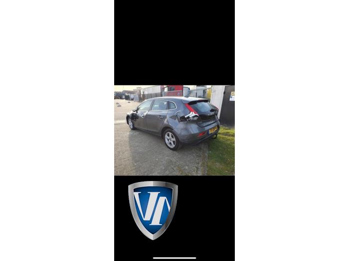 Volvo V40 1.6 D2 Samochód złomowany (2012, Szary)