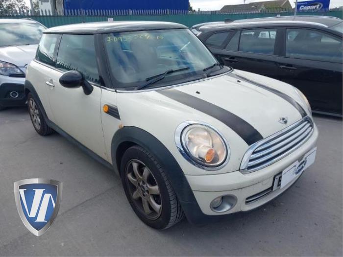 Mini Mini 1.6 16V Cooper Samochód złomowany (2008, Bialy)