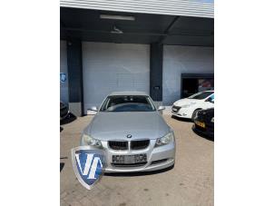 BMW 3-Serie Vehículo de desguace (2005, Titanio, Metálico, Plateado)