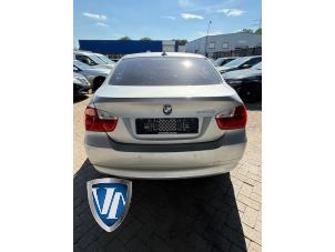 BMW 3-Serie Vehículo de desguace (2005, Titanio, Metálico, Plateado)