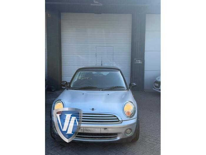 Mini Mini 1.6 16V Cooper Vehículo de desguace (2009, Metálico, Gris plateado)