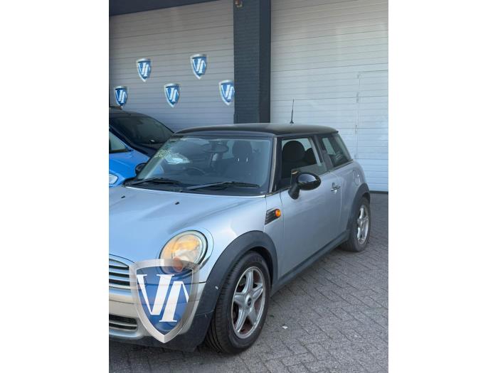 Mini Mini 1.6 16V Cooper Vehículo de desguace (2009, Metálico, Gris plateado)