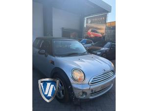 Mini Mini 1.6 16V Cooper Vehículo de desguace (2009, Metálico, Gris plateado)