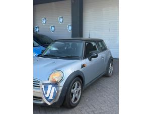 Mini Mini 1.6 16V Cooper Vehículo de desguace (2009, Metálico, Gris plateado)