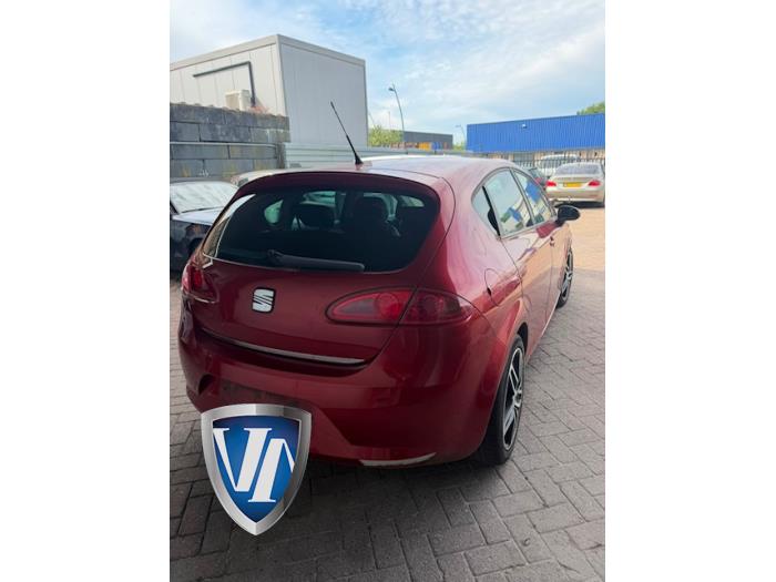 Seat Leon 2.0 TDI 16V Vehículo de desguace (2005, Metálico, Rojo)