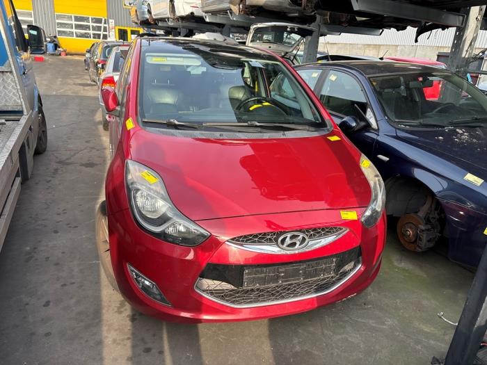 Hyundai iX20 1.4i 16V Skrotfordon (2011, ROOD)