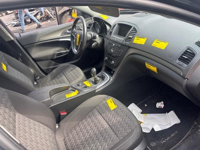 Opel Insignia Sports Tourer 2.0 CDTI 16V 130 ecoFLEX Skrotfordon (2013, GRIJS)