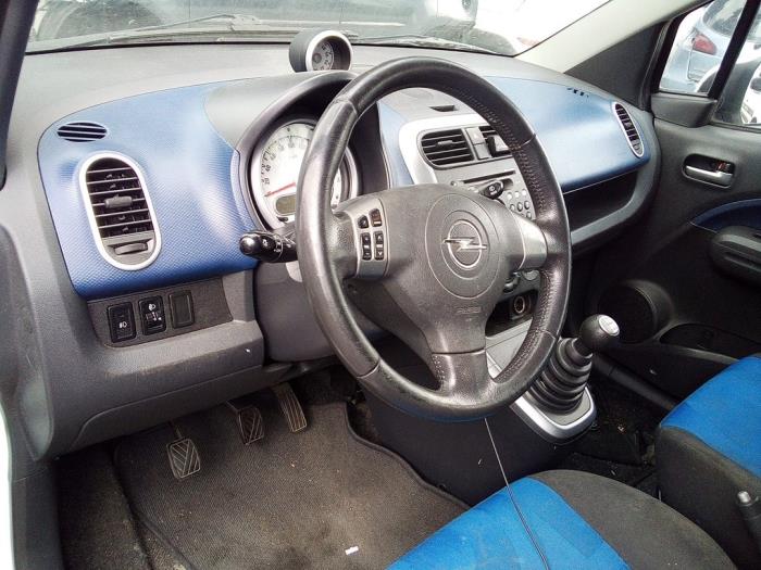 Opel Agila 1.0 12V Skrotfordon (2008, WIT)