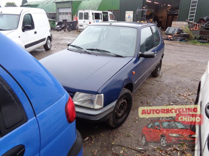 Peugeot 205 II 1.4 Épave (1997, Bleu)