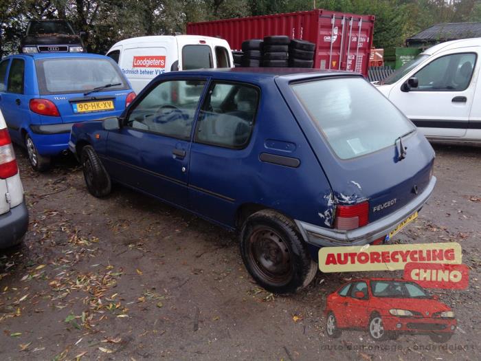 Peugeot 205 II 1.4 Épave (1997, Bleu)