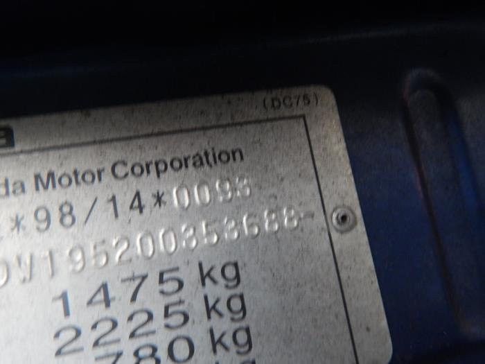 Mazda Demio 1.5 16V Schrottauto (2002, Blau)