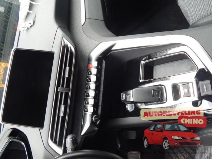 Peugeot 5008 II 1.6 BlueHDi 120 Skrotfordon (2018, ANTRACIET)