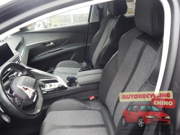 Peugeot 5008 II 1.6 BlueHDi 120 Skrotfordon (2018, ANTRACIET)