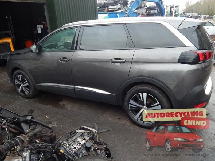 Peugeot 5008 II 1.6 BlueHDi 120 Skrotfordon (2018, ANTRACIET)