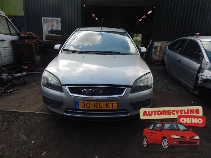 Ford Focus 2 Wagon 1.6 16V Épave (2005, Gris)