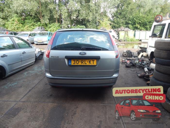 Ford Focus 2 Wagon 1.6 16V Épave (2005, Gris)