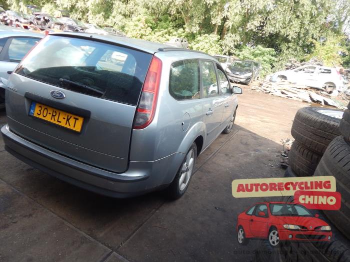 Ford Focus 2 Wagon 1.6 16V Épave (2005, Gris)