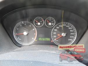 Ford Focus 2 Wagon 1.6 16V Épave (2005, Gris)