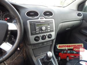 Ford Focus 2 Wagon 1.6 16V Épave (2005, Gris)