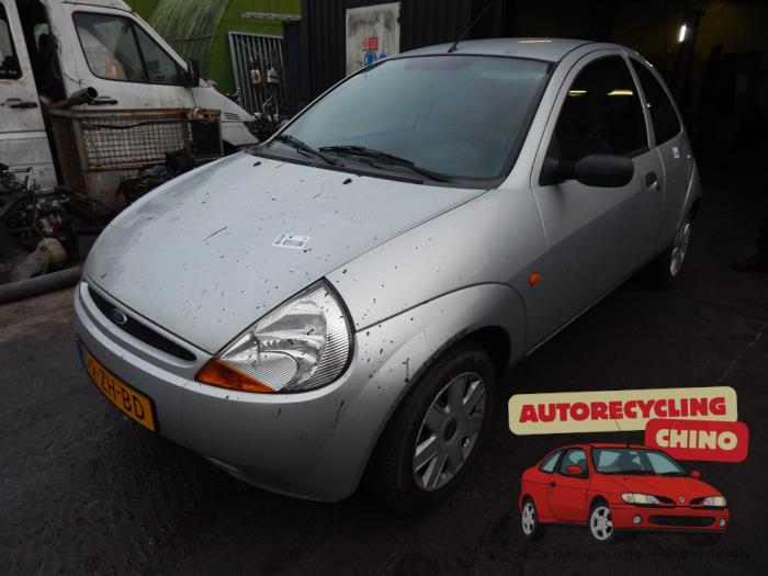Ford Ka I 1.3i Épave (2008, Gris)